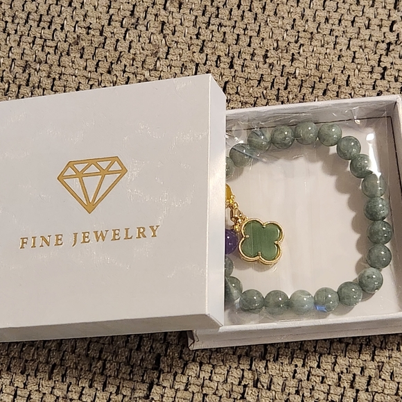 Four Leaf Clover Natural Green Jade Crystal Gold plated Bracelet new in box - Picture 4 of 4